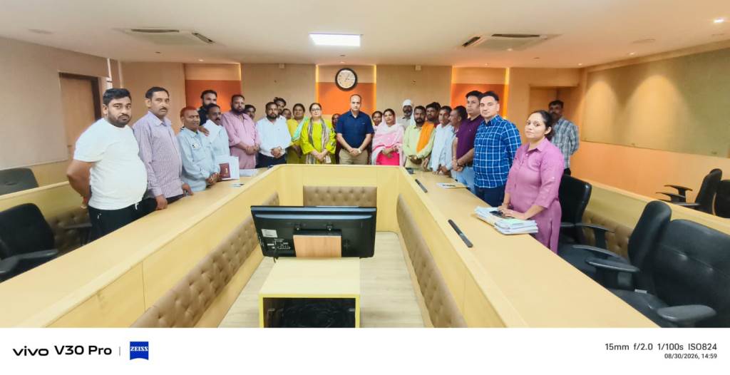 Consensus reached between Municipal Corporation and doortodoor garbage collectors regarding their demands assurances given on issues including outstanding payments and safety kits